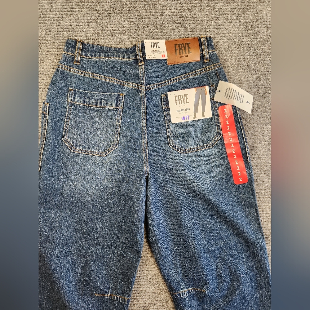 Frye Barrel Jeans Womens Sz 2 Button Fly 5-Pockets Dark/Medium Wash Outdoor NWT - Picture 11 of 16